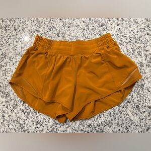 Lululemon Hotty Hot 2.5" Shorts. Size 6.